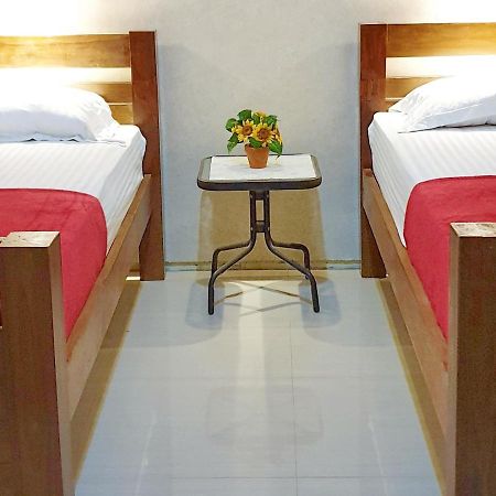 Maple Tree Homestay Maguwo Exterior foto