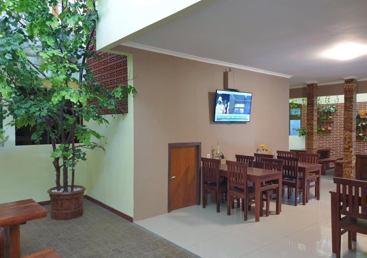 Maple Tree Homestay Maguwo Exterior foto