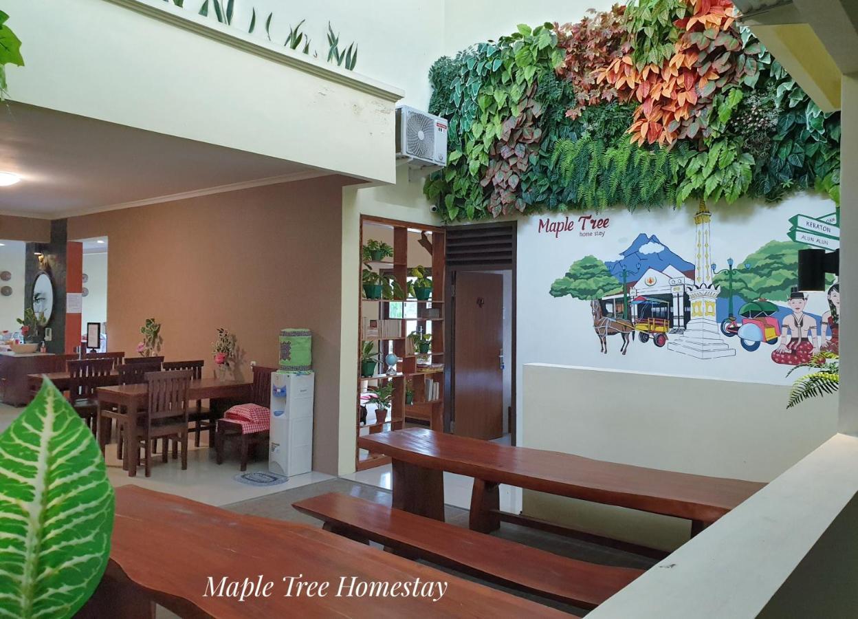 Maple Tree Homestay Maguwo Exterior foto